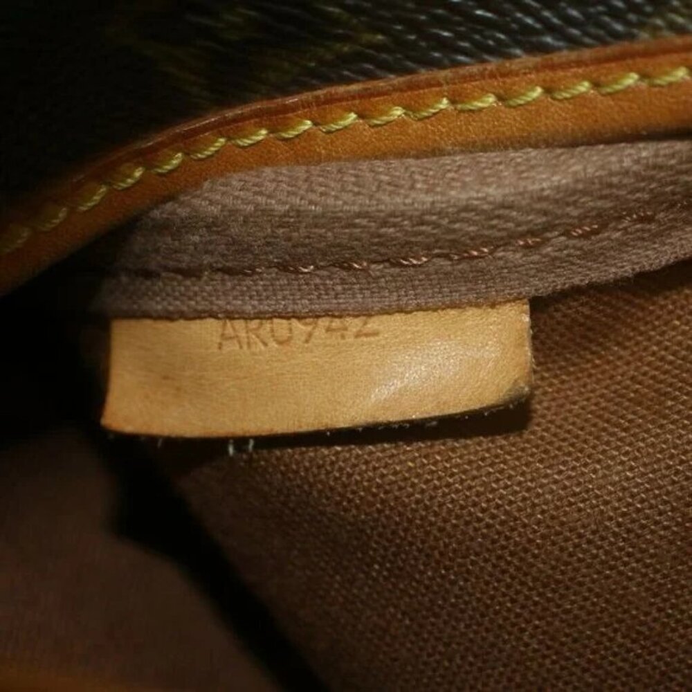 Louis Vuitton Shoulder Bag Saumur 35 - Picture 5 of 13